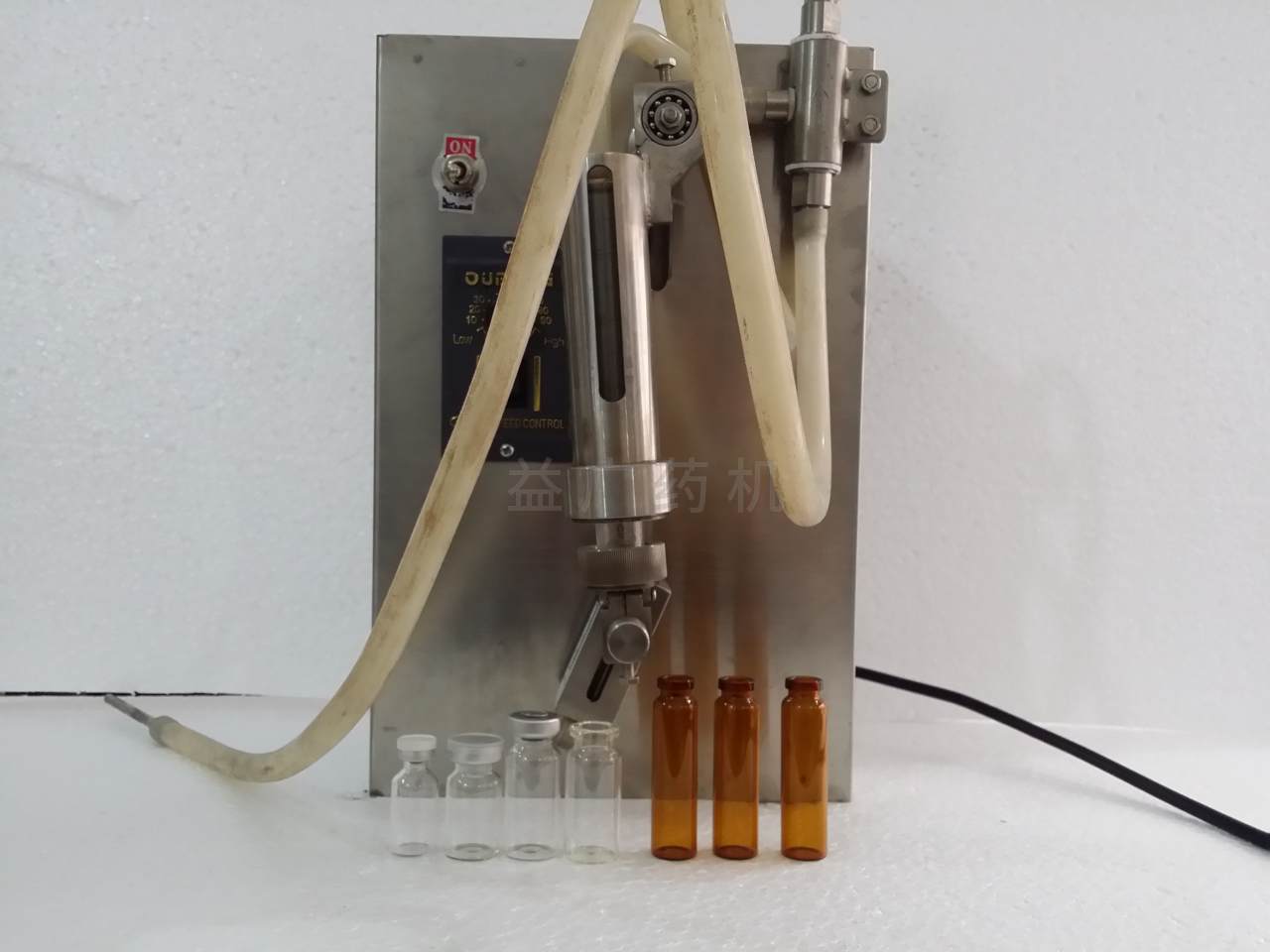 玻璃泵灌裝機(jī) 玻璃泵灌裝機(jī)