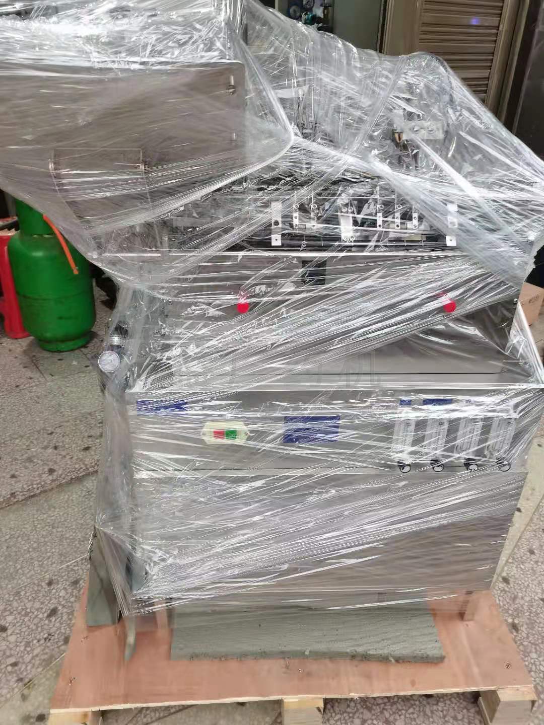 安瓿拉絲灌封機(jī) 安瓿拉絲灌封機(jī)